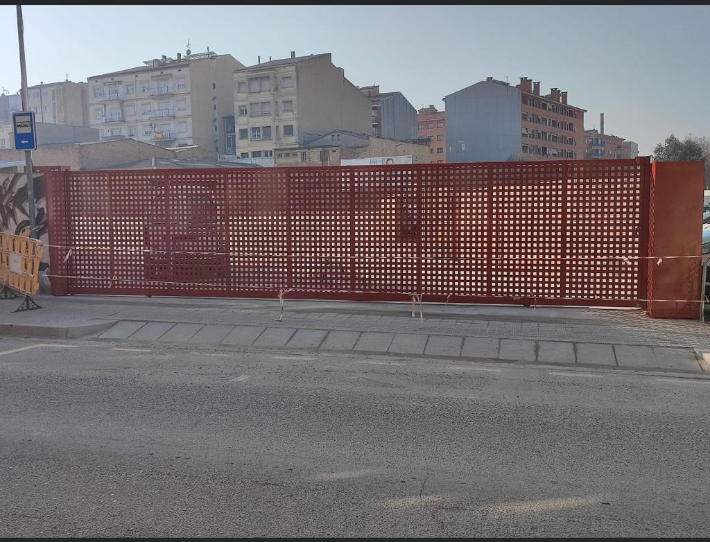 Porta corredera industrial instal·lació Catalunya